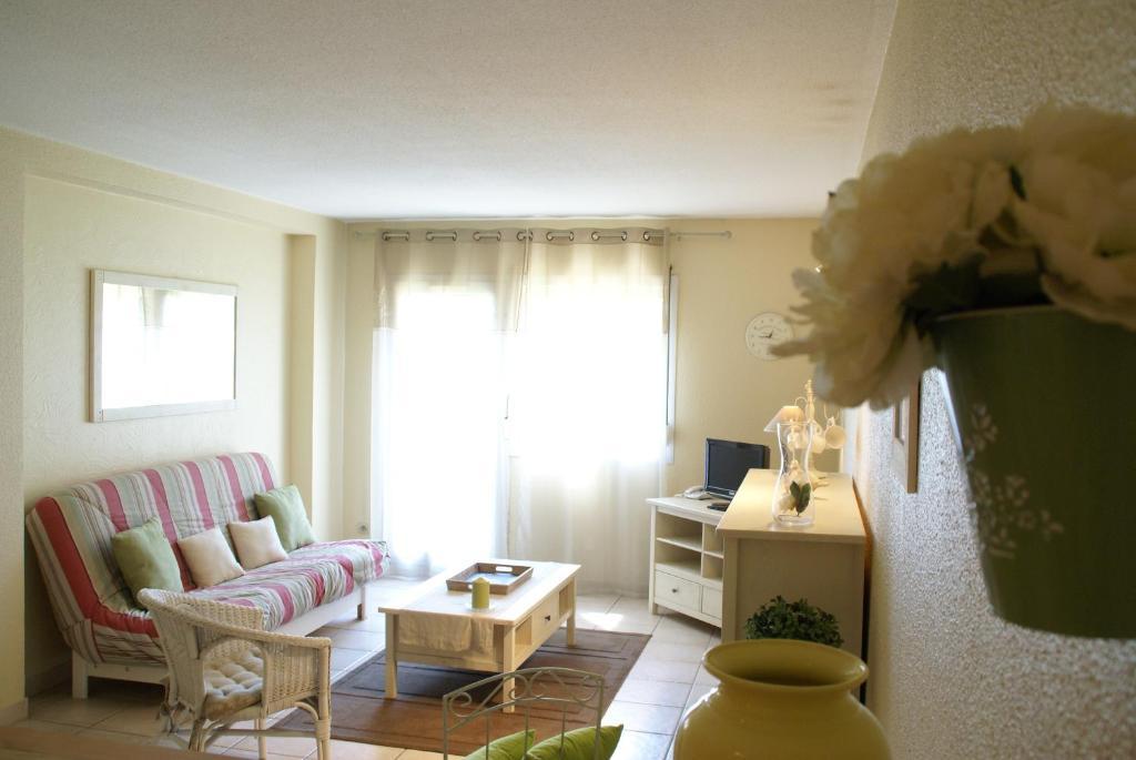 Aparthotel Tempologis Meylan Habitación foto